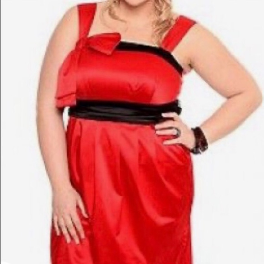 Torrid Satiny Red Black Bow Pockets Party Dress 20